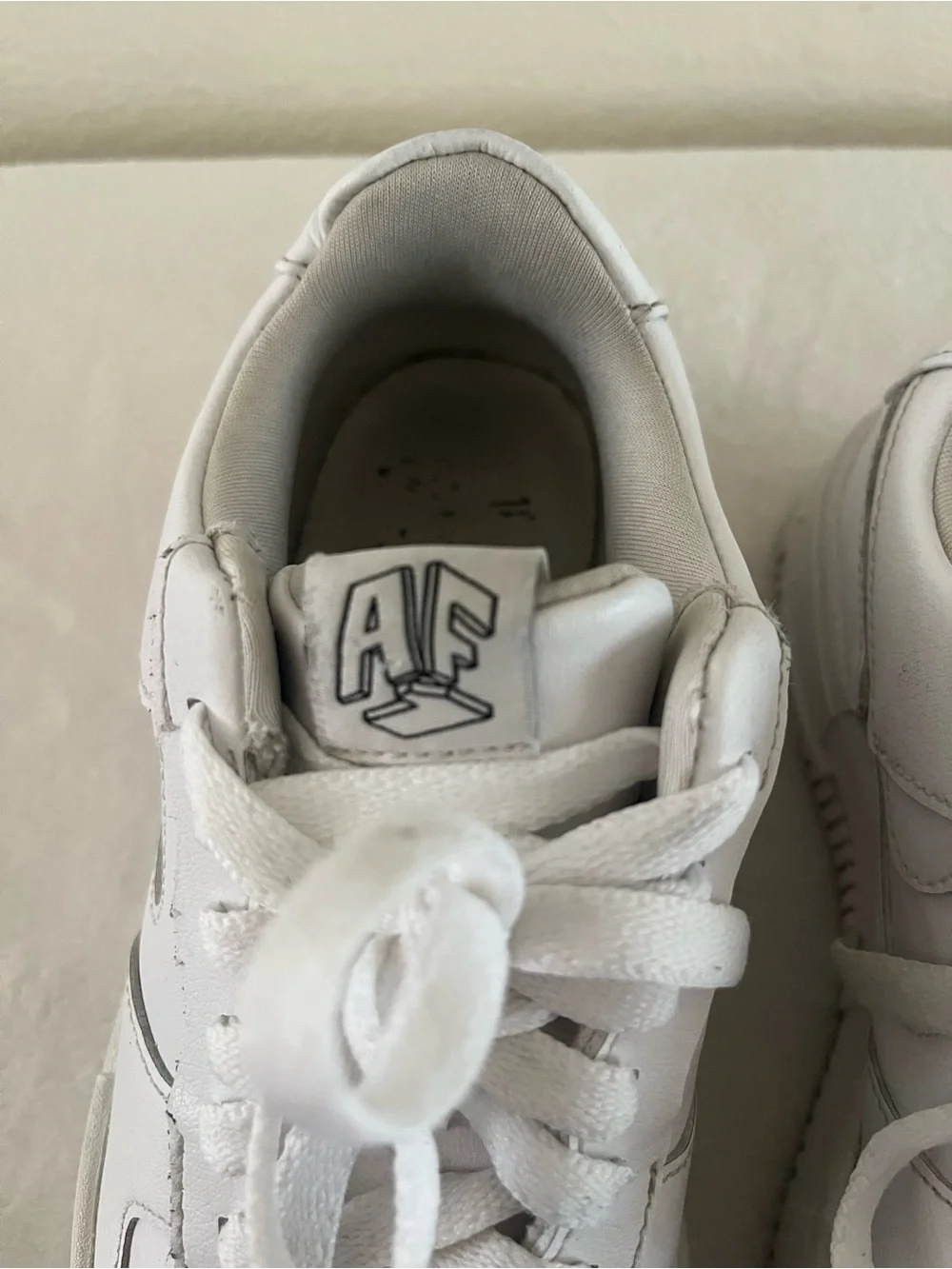 Nike White Leather Girls Low Profile Sneakers 5